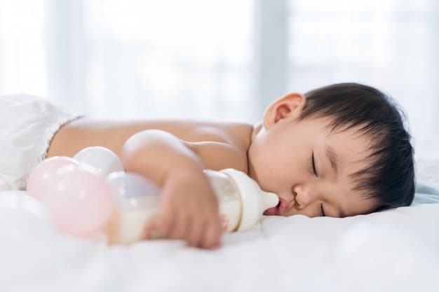 Kebiasaan Minum Susu dari Botol bisa Picu Obesitas