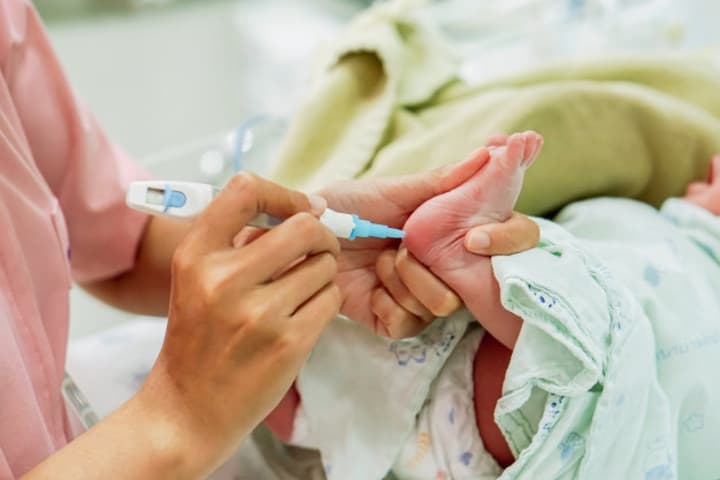 Moms, Waspada Bayi Anda juga bisa Alami Diabetes!