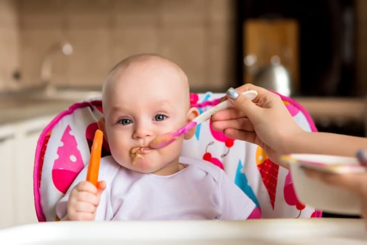 5 Tips Memilih Sendok Makan Bayi di Masa Awal MPASI