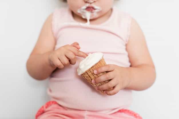 Kapan Sebaiknya Anak Boleh Makan Es Krim?