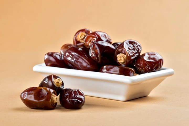 Plus dan Minus Buah Kurma yang Perlu Anda Ketahui
