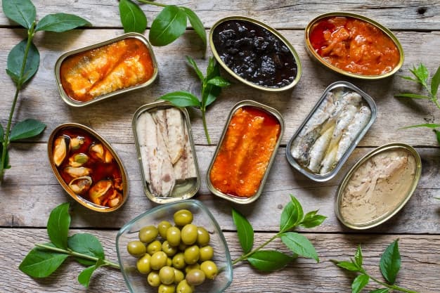 Jaga Nutrisi Meski Makan Makanan Kaleng dengan Cara Ini