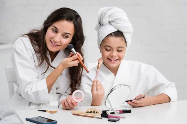 5 Rekomendasi Produk Makeup Khusus untuk Anak