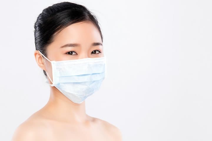 5 Cara Mencegah Kulit Berjerawat karena Pakai Masker