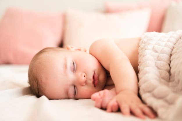 Ini Dia Sebabnya Bayi Suka Menendang saat Tidur!