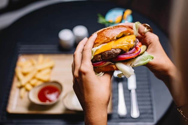 Bolehkah Ibu Hamil Makan Junk Food?