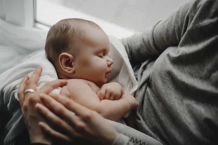 Kesalahan yang Dilakukan Orang Tua saat Menidurkan Bayi