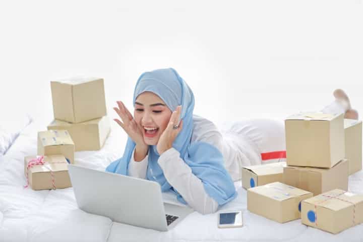 5 Brand Hijab Milik Artis Indonesia, Mana Favorit Anda?