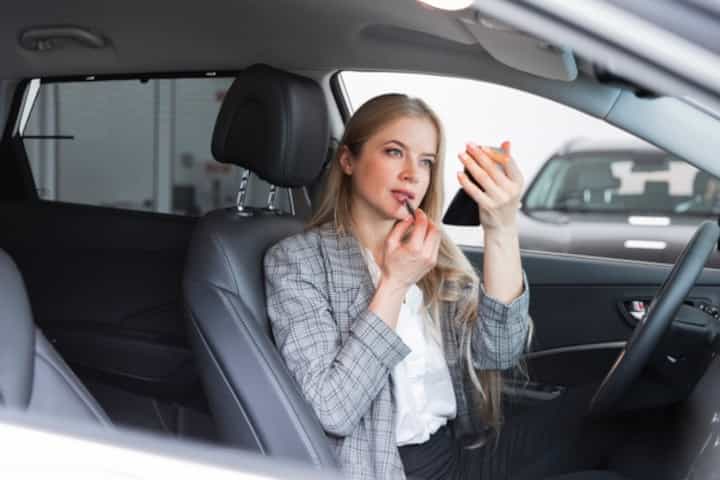 Tips Aman Memakai Kosmetik Selama Masa New Normal
