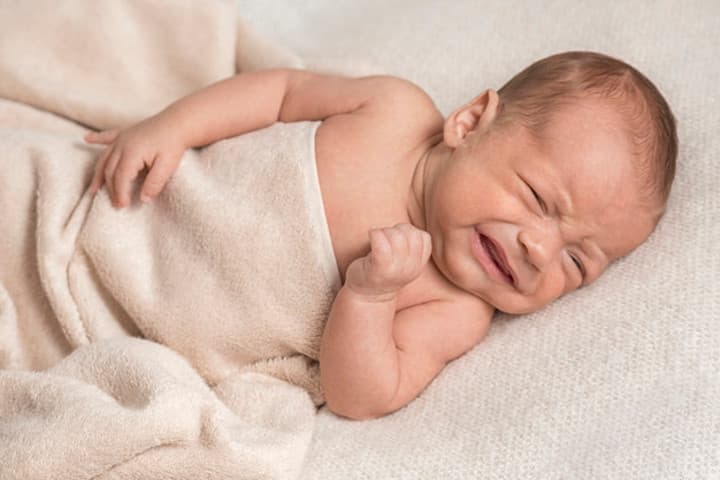 Penyebab Bayi Kembung dan Cara Mengatasinya