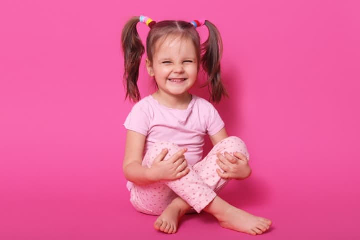 7 Tanda Si Kecil Tumbuh Menjadi Anak yang Bahagia