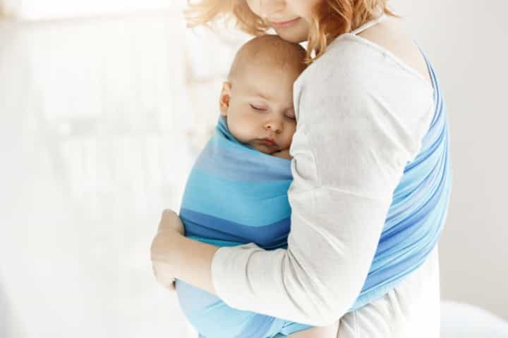 Mengatasi Bayi Rewel Menjelang Waktu Tidur