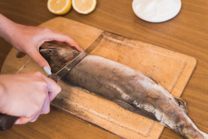 Ayo Makan Ikan! Ini Tips Membersihkan Ikan agar Tak Bau Amis