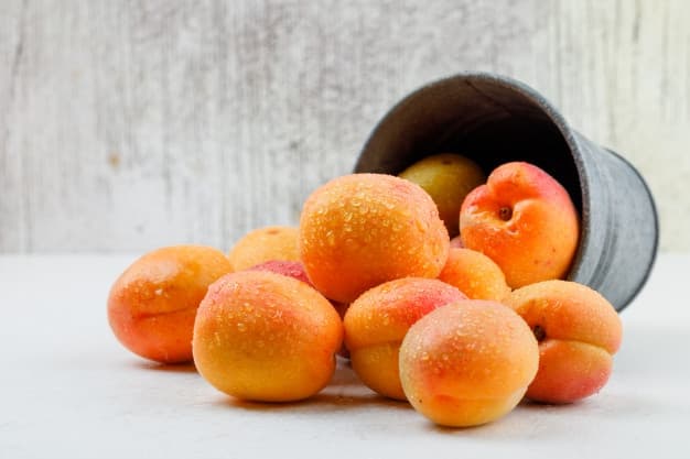 8 Buah dengan Kandungan Protein Tinggi untuk Jaga Imun Tubuh