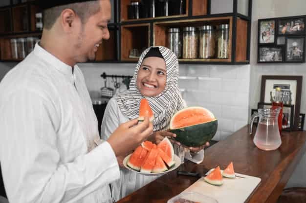 10 Sifat Istri yang Bikin Rezeki Suami Lancar Mengalir Deras