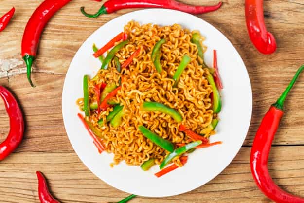 Tak Selalu Buruk, Ini Manfaat Makan Mi Instan buat Anda