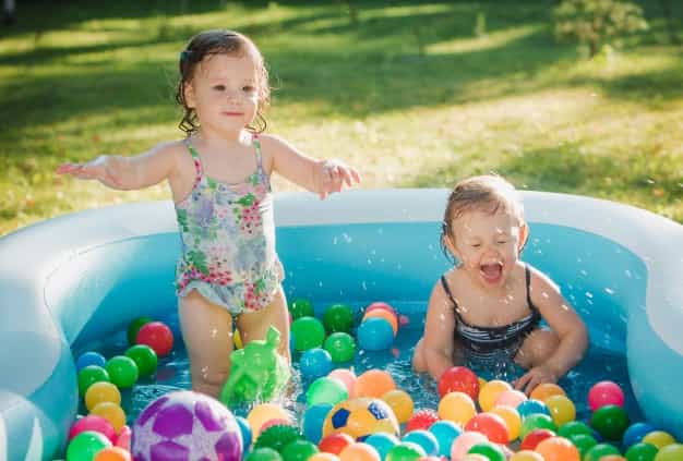 Si Kecil Suka Main Air? Ini Manfaat Water Play buat Anak