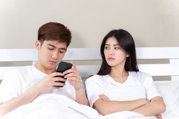 10 Sifat & Kebiasaan Suami yang Sering Bikin Istri Kesal