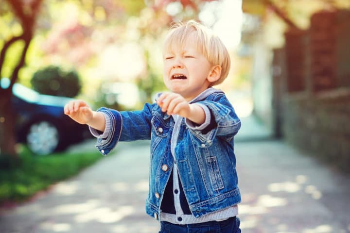 6 Cara Tepat Mengatasi Anak yang Suka Merengek