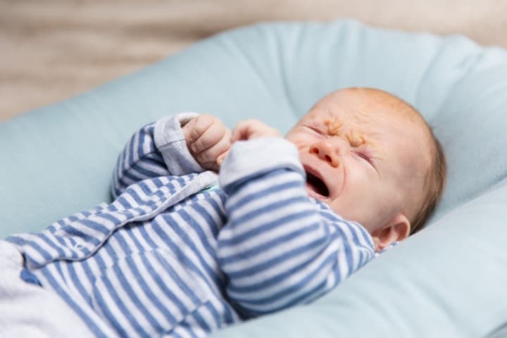 Moms Wajib Tahu, Ini Bahaya Keringat Dingin pada Bayi