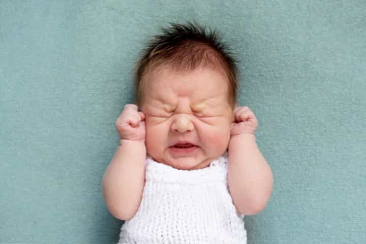 5 Alasan yang Bikin Bayi Sering Terbangun di Malam Hari