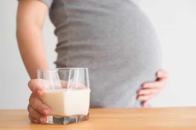Ini Penyebab Ibu Hamil & Menyusui Rentan Osteoporosis!
