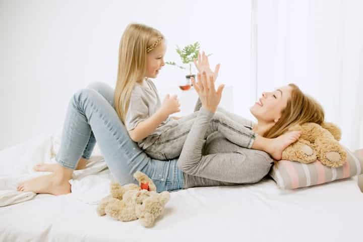 Lakukan 7 Cara Ini untuk Tunjukkan Rasa Cinta pada Anak