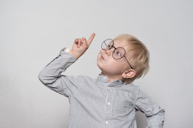 10 Tanda Awal yang Menunjukkan Kecerdasan Seorang Anak