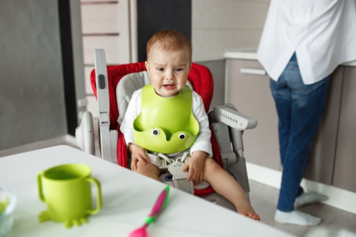 Moms, Waspadai 10 Tanda Pengasuh Anak yang Buruk Ini!