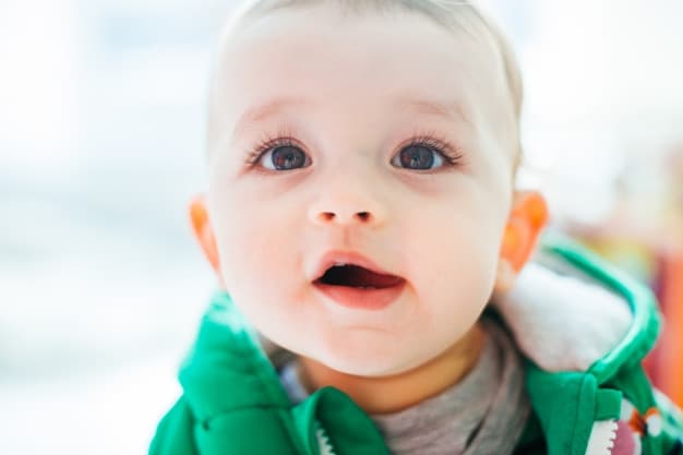 Cara Ampuh Melentikkan Bulu Mata Bayi