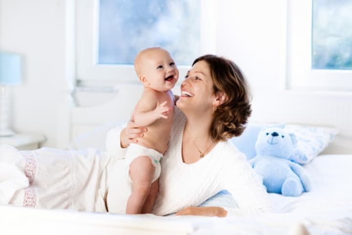 Kenali Emosi Bayi agar Lebih Mudah Berinteraksi dengannya