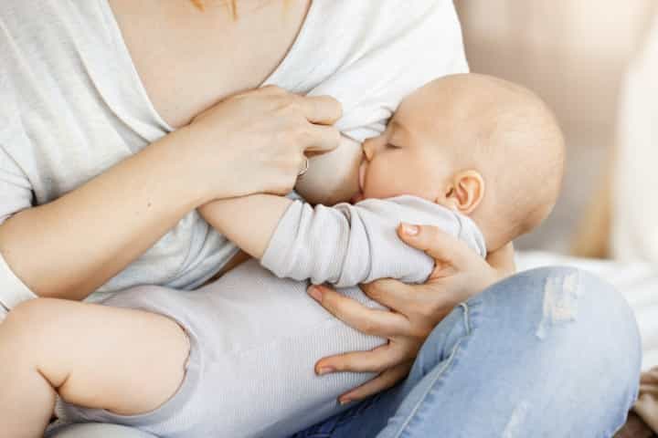 Mengenal Sleepy Eater, saat Bayi Tertidur Ketika Menyusu