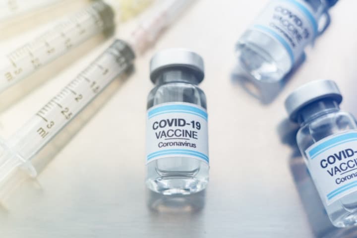 Mitos dan Fakta Seputar Vaksin COVID-19 yang Perlu Anda Tahu
