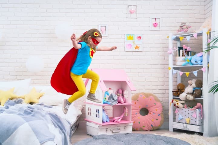 Jangan Disuruh Diam, Moms! Ini Cara Menangani Anak Super Aktif