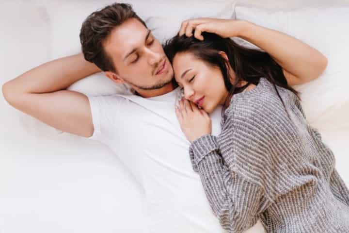 5 Tanda Suami yang Jago Bercinta dan Puaskan Pasangannya