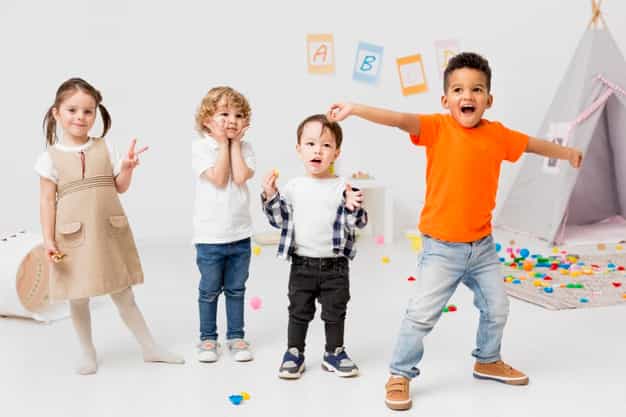 5 Manfaat Gaya Bermain Parallel Play untuk Anak 1-3 Tahun