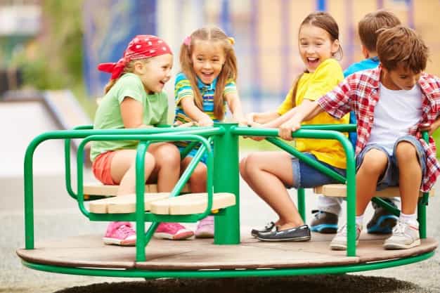 Kenali 6 Tahap Bermain pada Anak Sesuai dengan Usianya