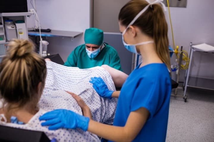 Ini Untung dan Rugi Pakai Epidural saat Persalinan Normal