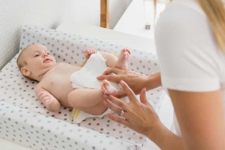 Normalkah Bayi Sering Buang Air Besar? Ini Faktanya, Moms