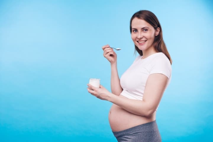 Bukan Hanya Menyegarkan, Ini Manfaat Yoghurt buat Ibu Hamil