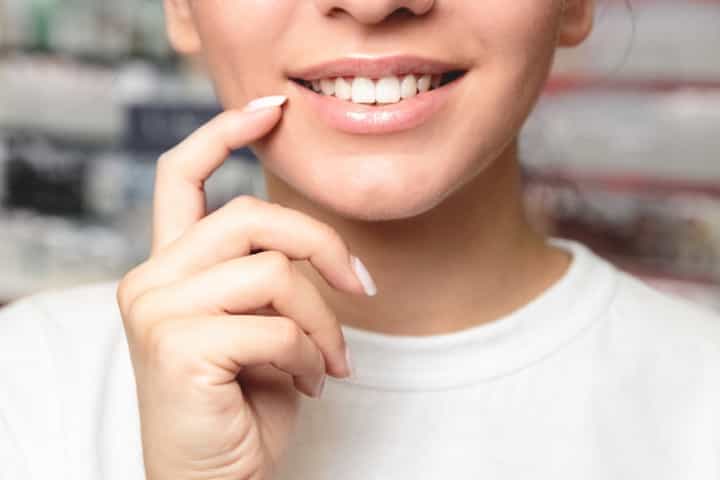 10 Cara Mencegah dan Mengatasi Bibir Kering saat Puasa