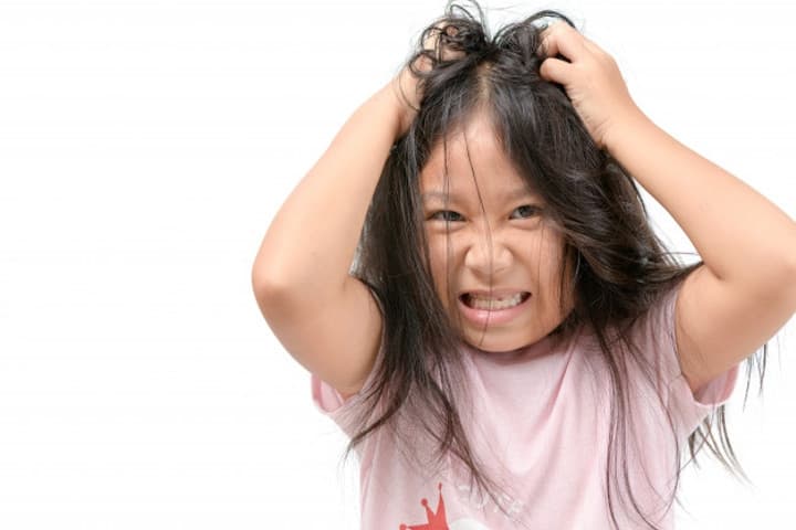 Balita Bisa Beruban, Moms! Ini Penyebab dan Cara Mengatasinya!