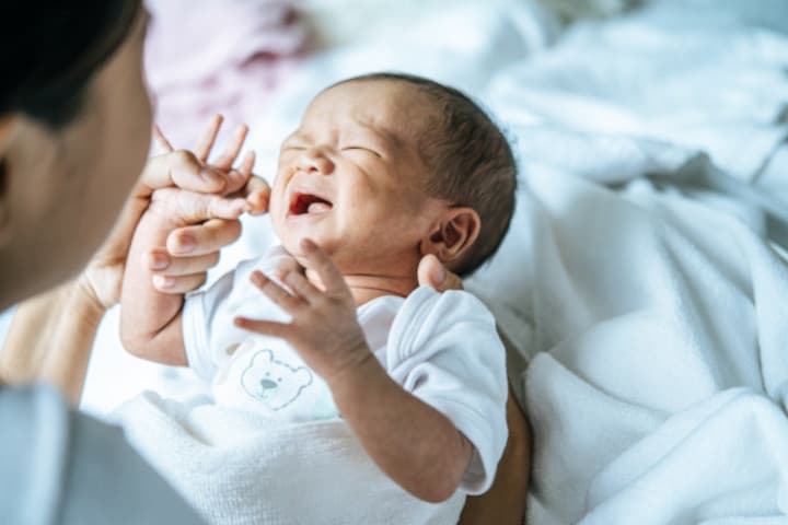 Hidrosefalus pada Bayi, Waspadai Gejala Awalnya, Moms!