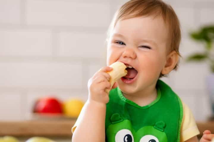 10 Makanan Sehat yang Bisa Bantu Naikkan Berat Badan Bayi