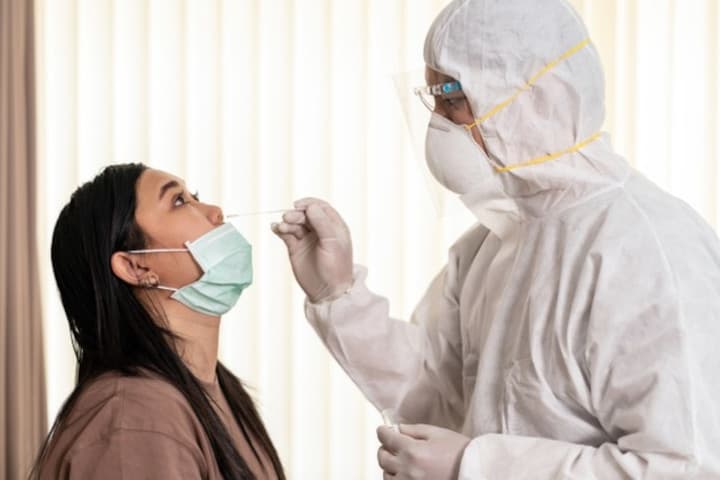 Jangan Lakukan Tes Swab Antigen Sendiri, Ini Bahayanya!