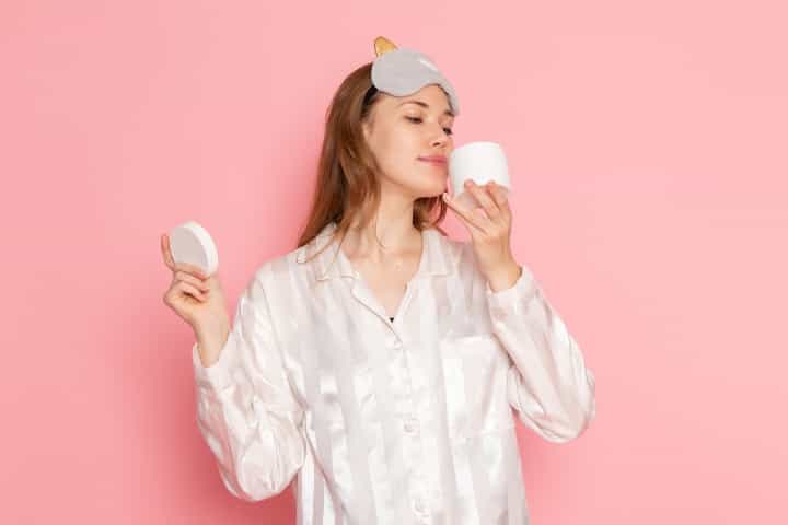 Rekomendasi Sleeping Mask Lokal agar Auto Glowing di Pagi Hari