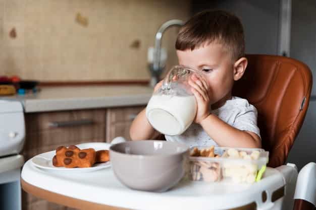 Anak Susah Minum Susu, Ini Cara Mudah Bikin Ia Menyukai Susu