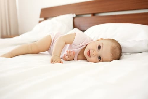 Lidah Bayi Putih, Mana yang Wajar dan yang Tidak?