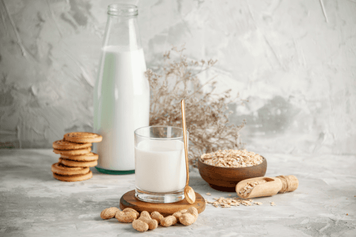 Benarkah Susu Oat Lebih Sehat? Ketahui Plus Minusnya, Moms!