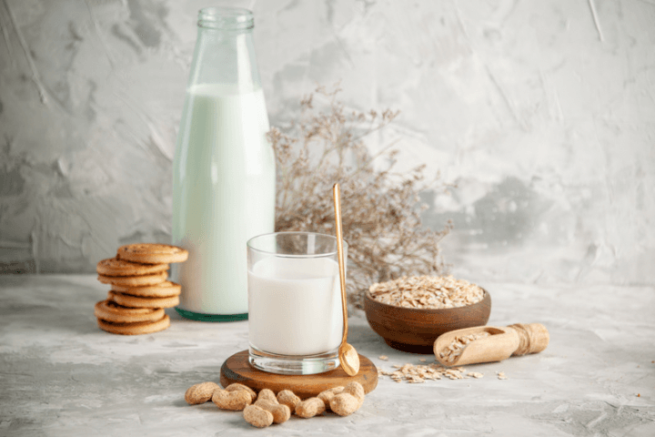 Benarkah Susu Oat Lebih Sehat? Ketahui Plus Minusnya, Moms!